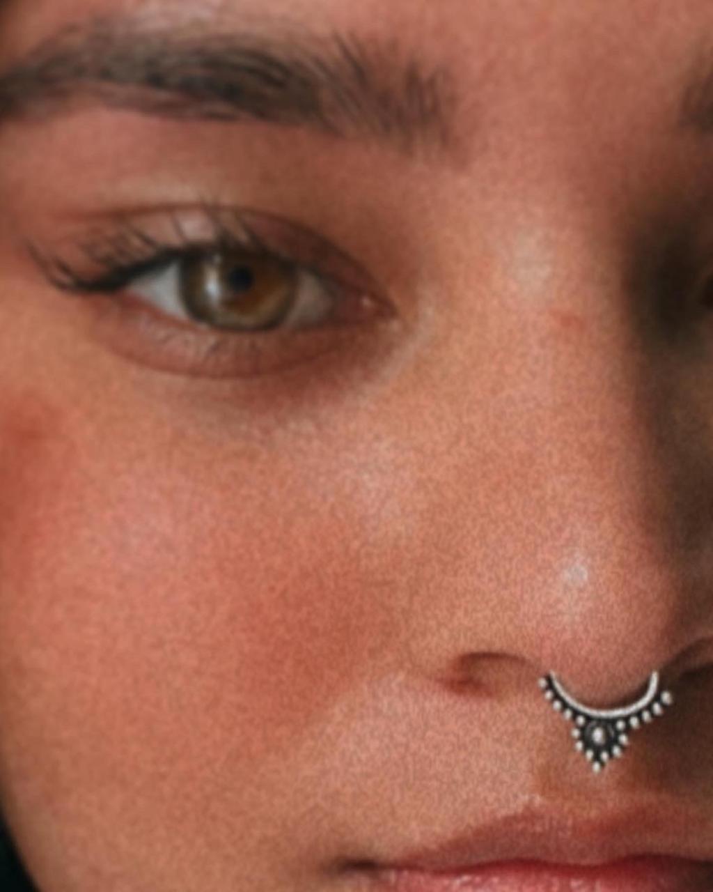 Timeless septum clip-on design 2 for a bold statement