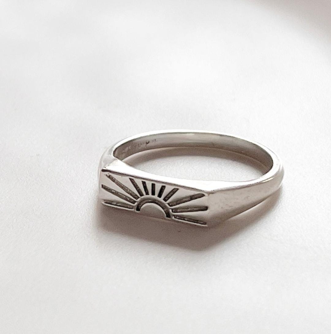925 sterling silver sun engraved signet ring