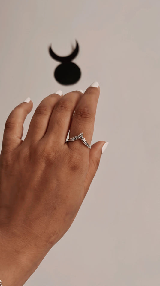 Elegant V Boho stackable ring in 925 Sterling Silver