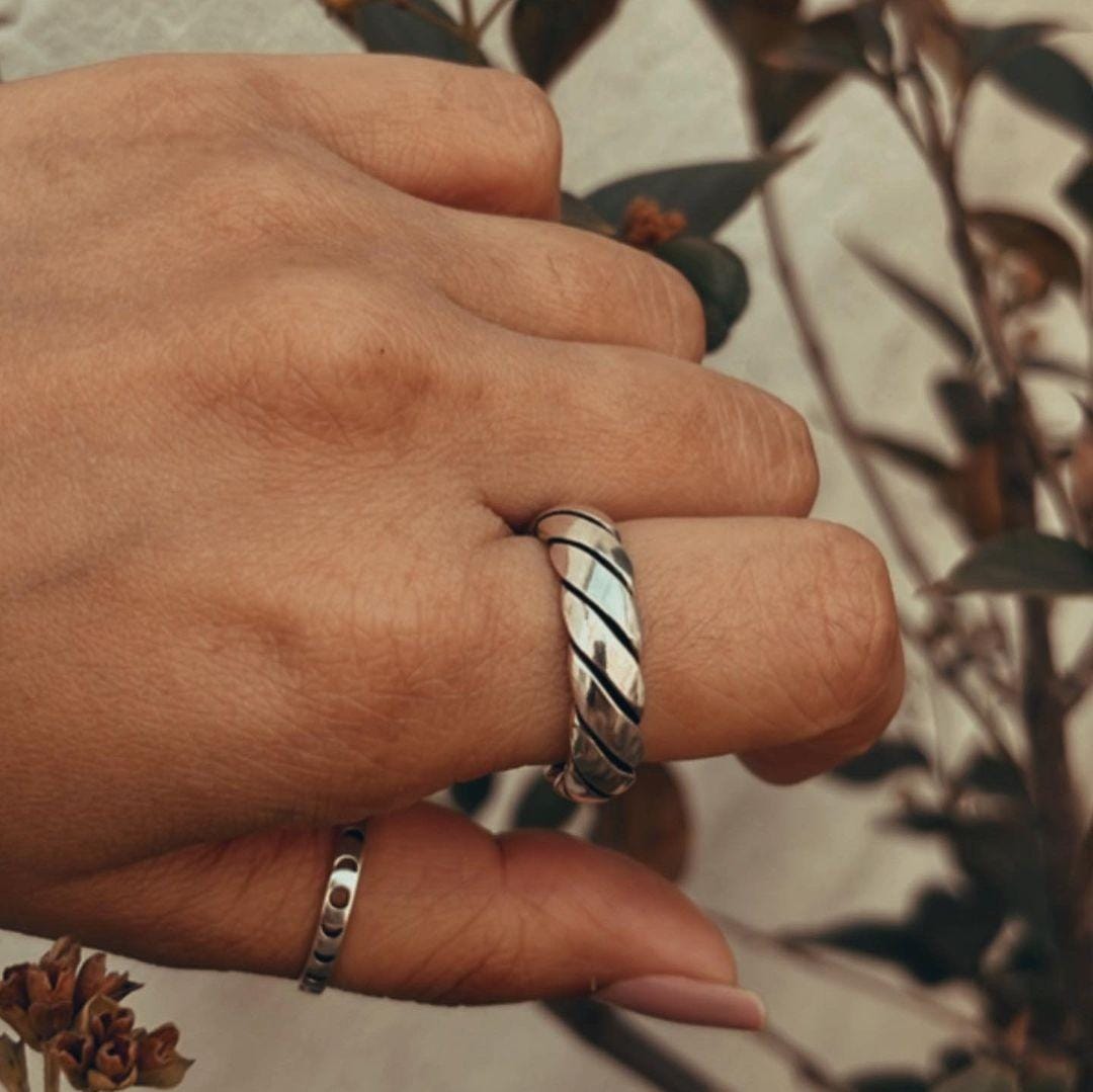 Simple and Elegant Line Band Silver Ring
