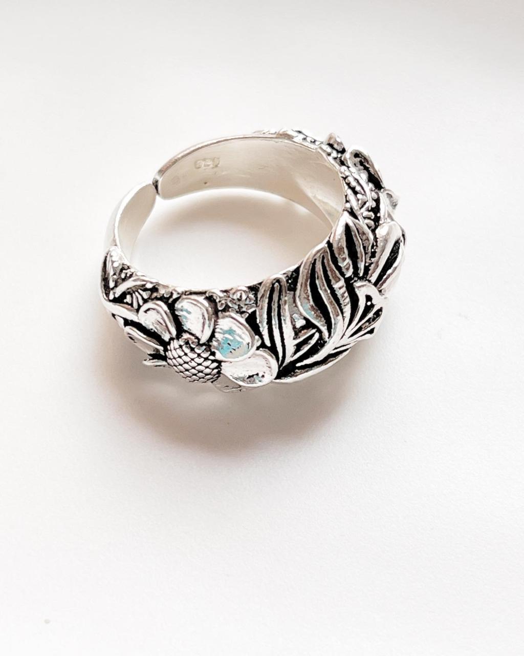 Intricate garden motif adjustable silver ring with delicate detailing