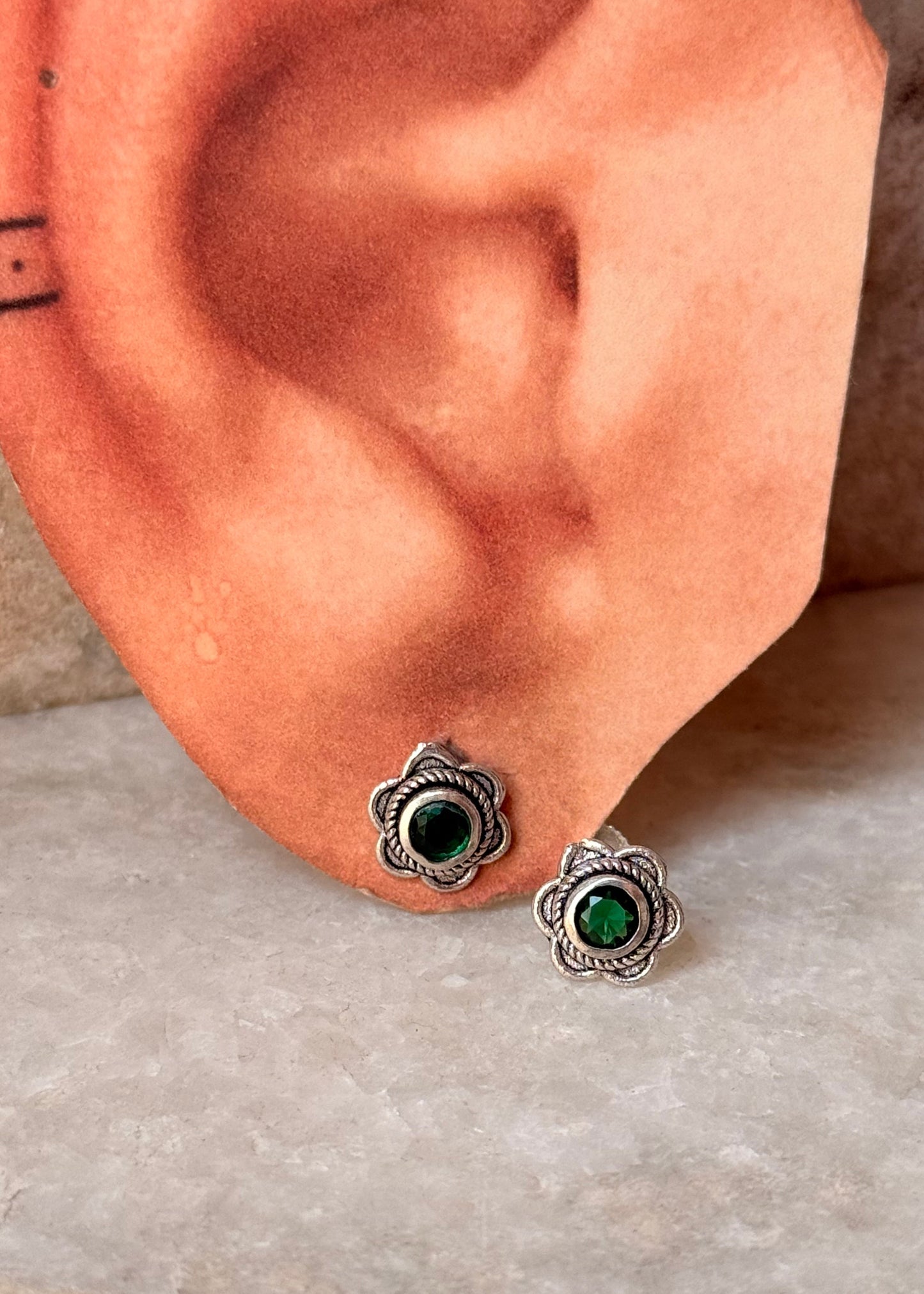 925 Sterling Silver South Screw Green Cz Flower Studs