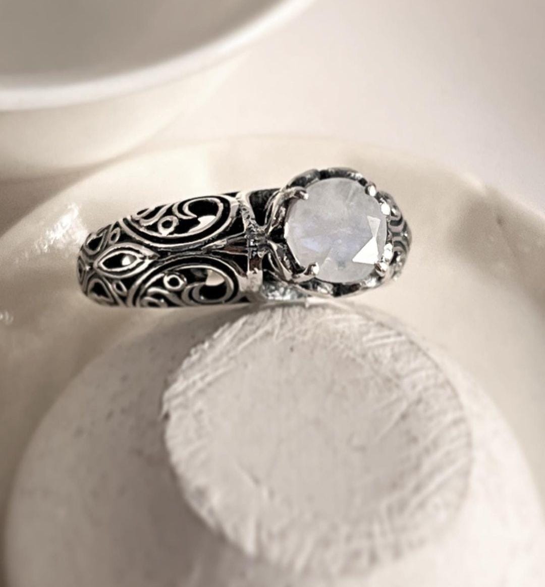 Unique moonstone solitaire silver ring with vintage touch