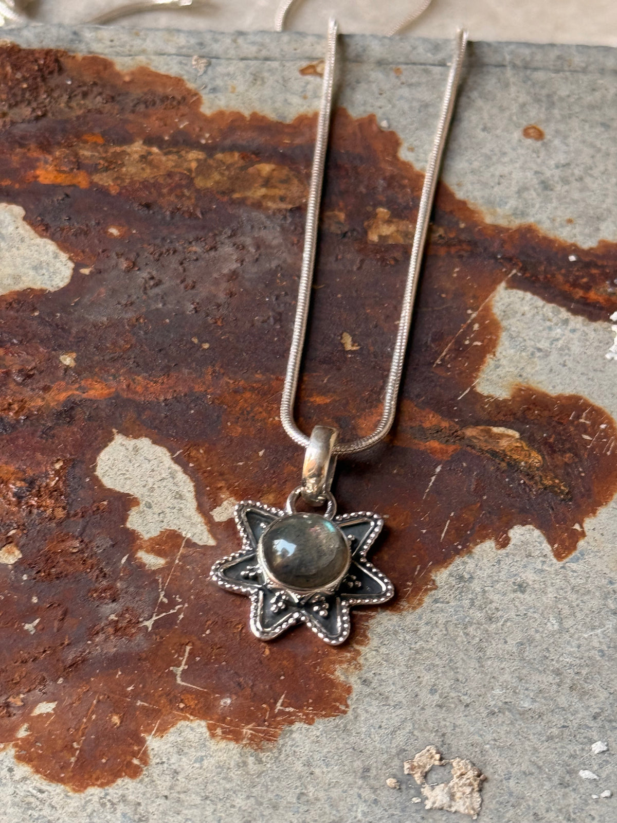 925 Sterling Silver Labradorite Flower Boho Pendant