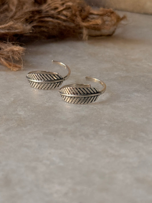925 Sterling Silver Leaf Detailed Toe Ring