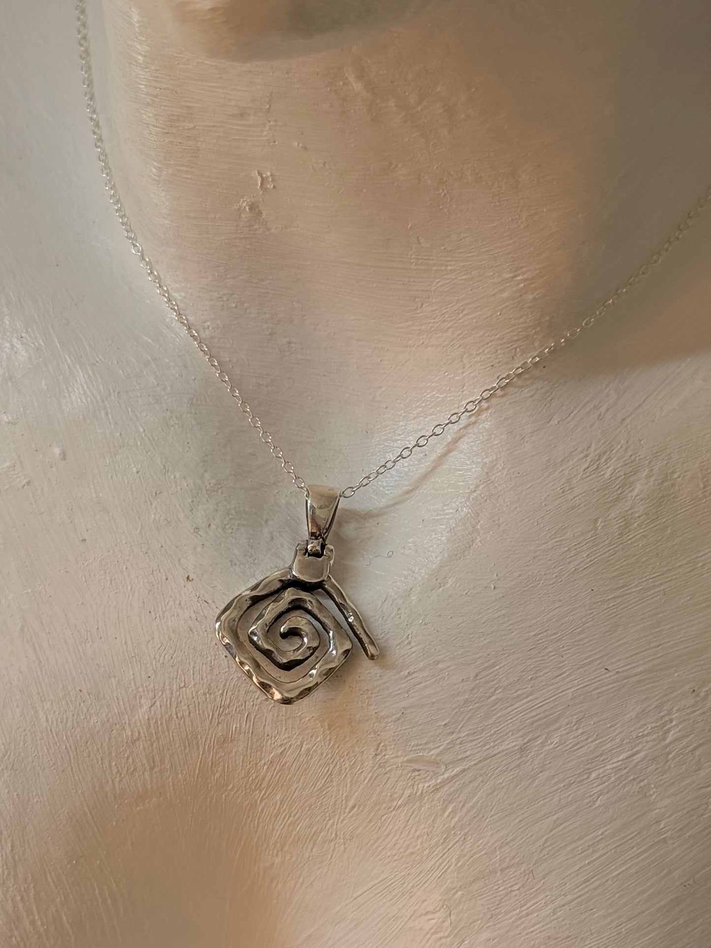 925 Sterling Silver Rustic Hammered Movable Lock Spiral Pendant
