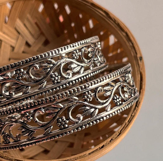 Phool Jaali Antique Silver Bangles