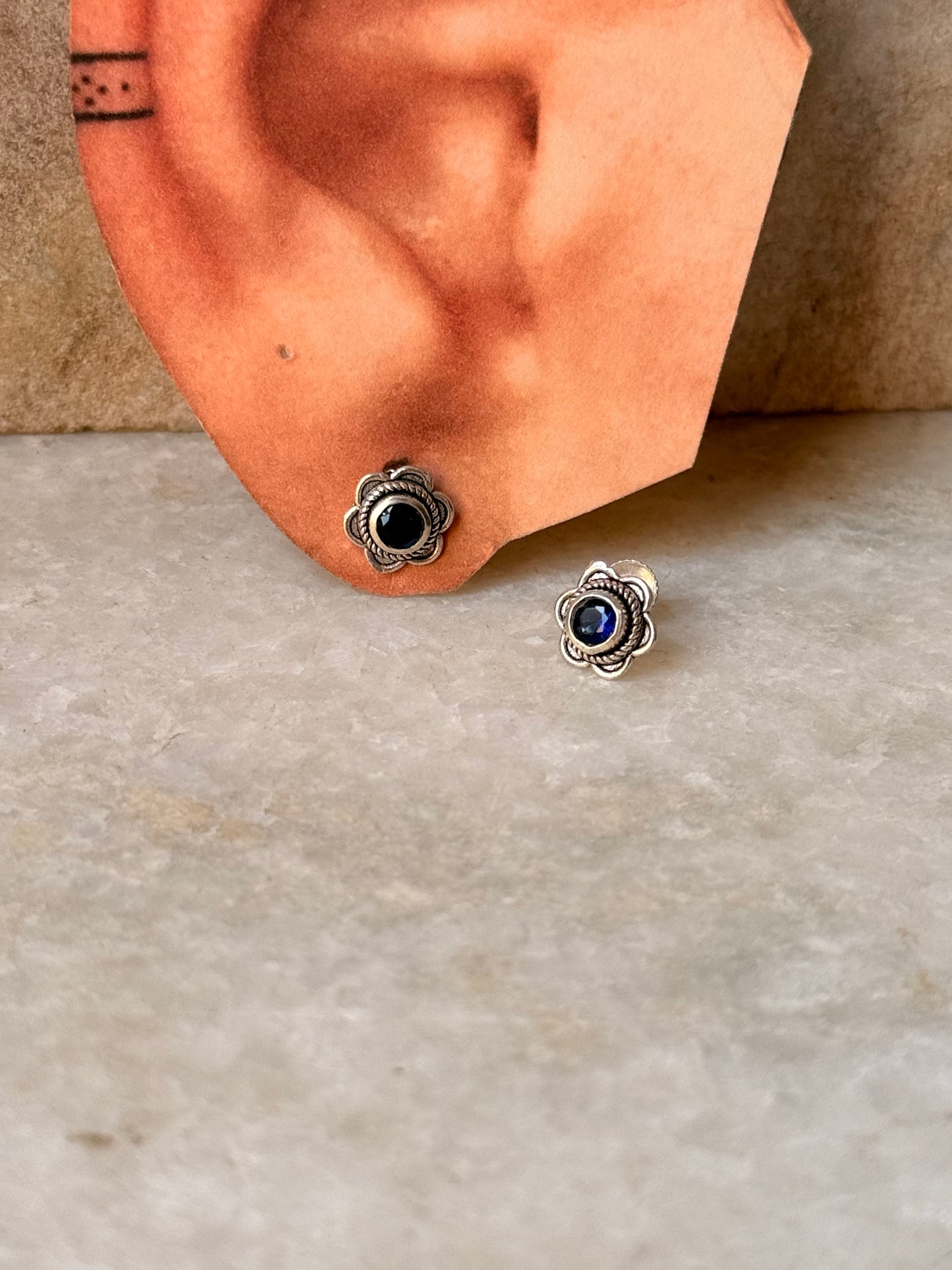 925 Sterling Silver South Screw Blue Cz Flower Studs