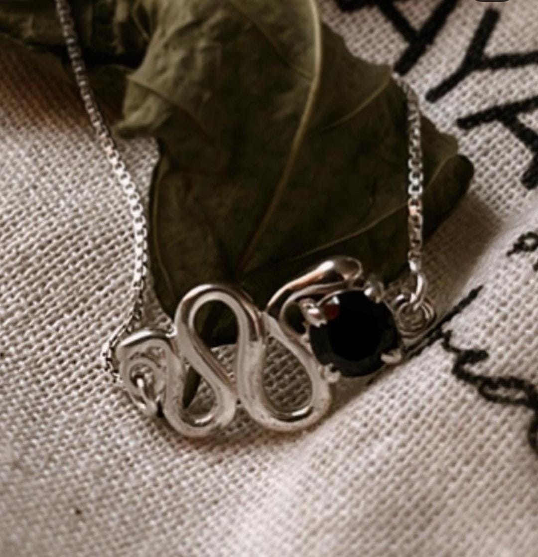 Black Onyx Serpent Silver Bracelet for Modern Style