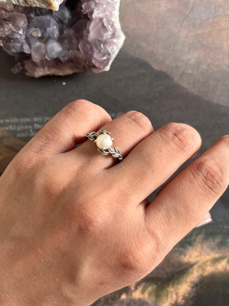 Nature-Inspired Silver Ring with Fresh Water Pearl