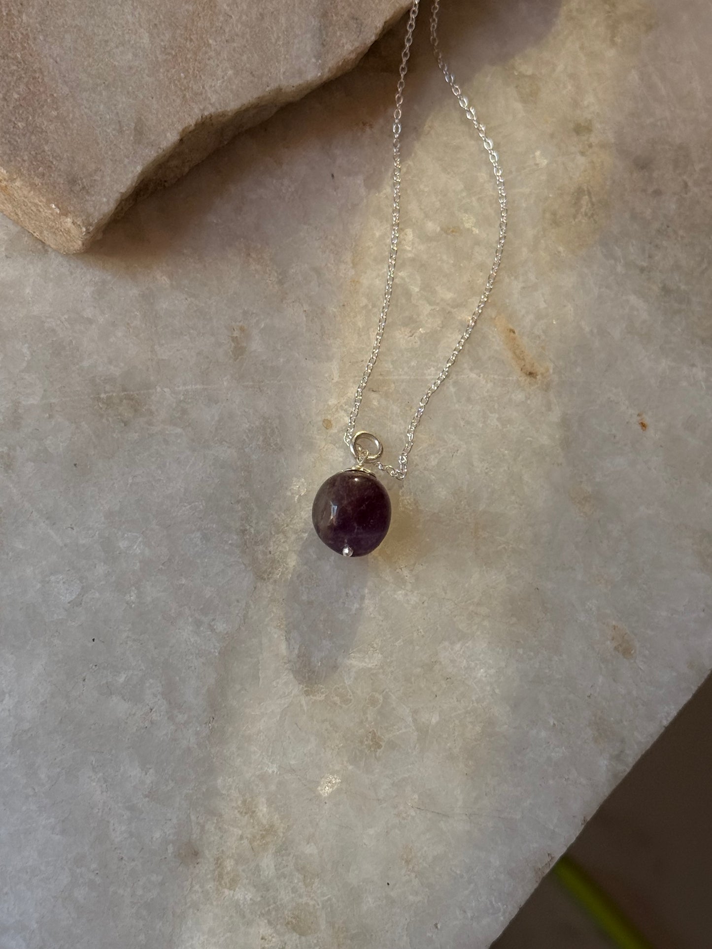 Amethyst Tumble with Flower Cap 925 Sterling Silver Necklace