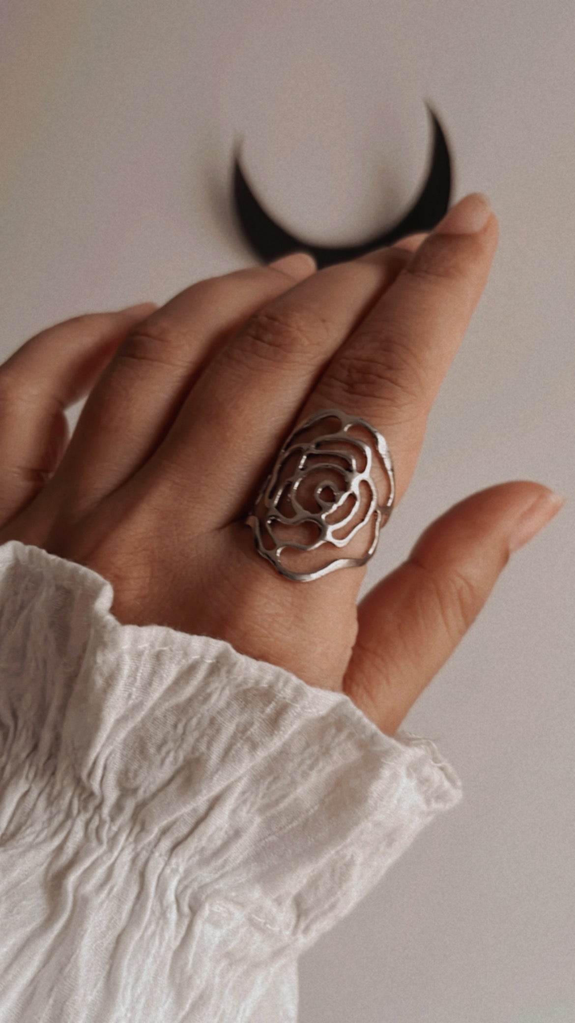 Elegant Rose Filigree Design Silver Ring