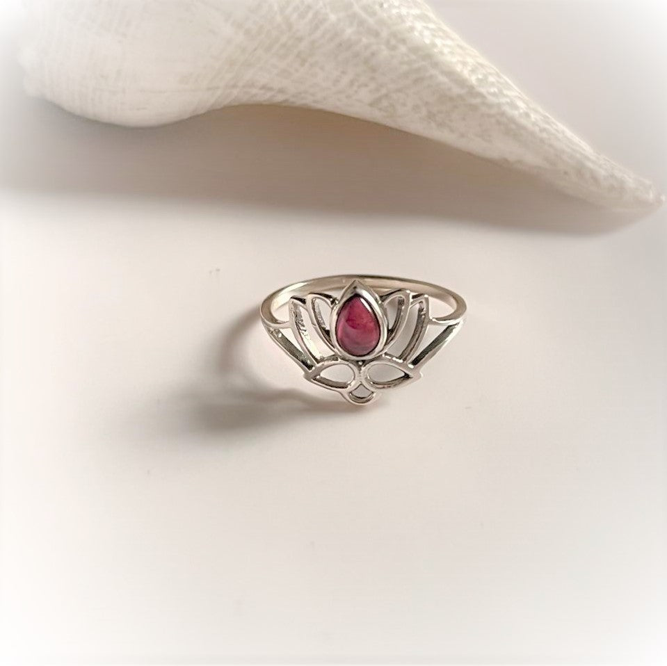 Divine lotus silver ring with a striking garnet stone
