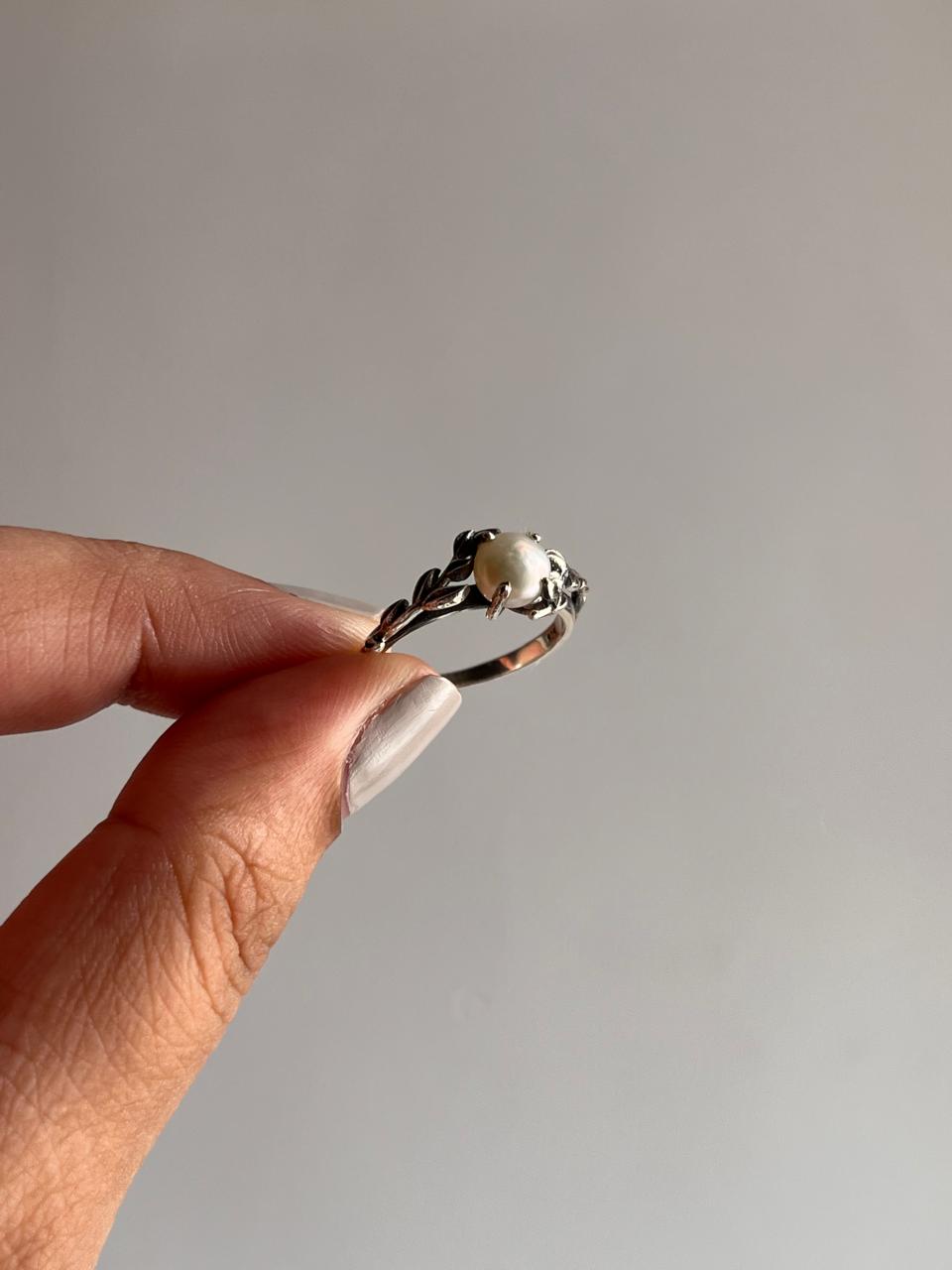 Elegant Fresh Water Pearl Silver Ring with Forest Theme
