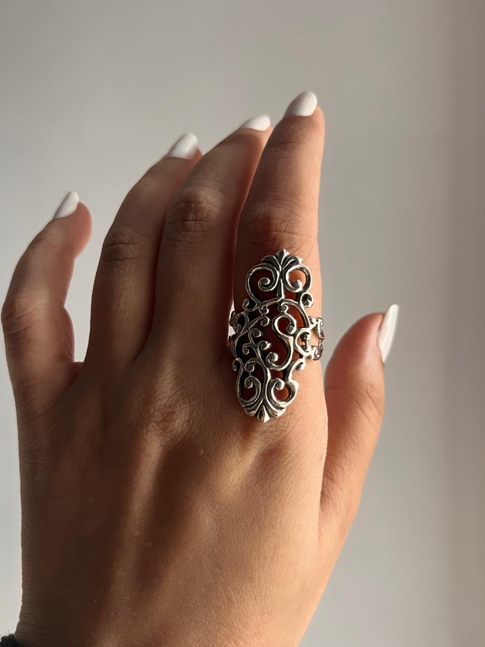 Timeless vintage Fleur De Lis silver ring