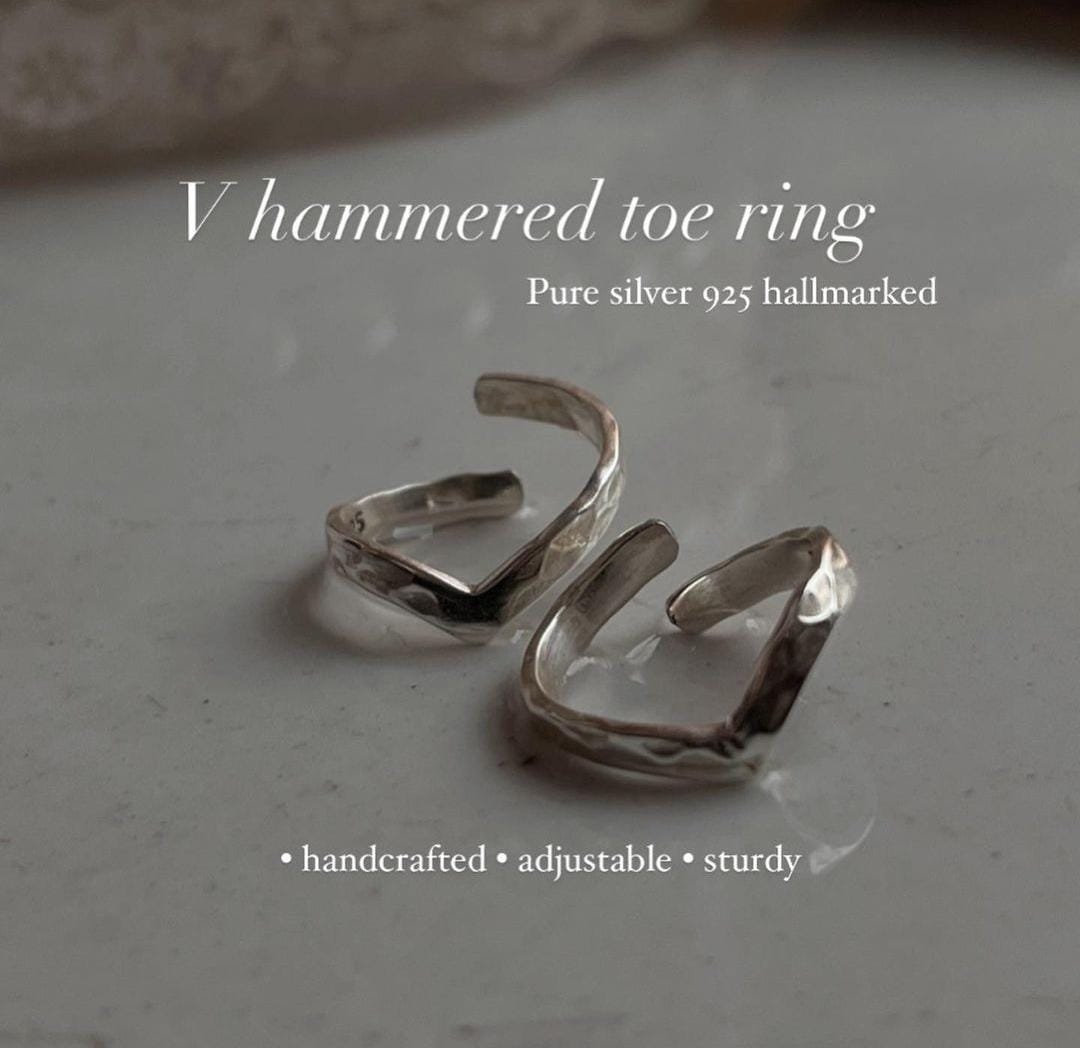 V hammered pure silver toe ring