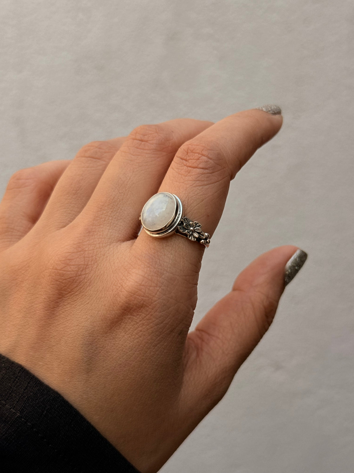 925 Sterling Silver Moonstone Oval Detailed Forest Enchantment Ring