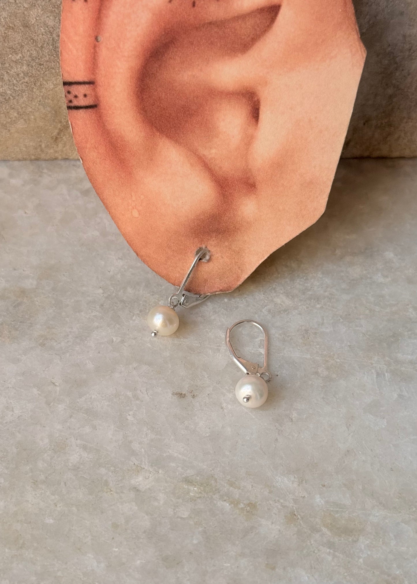925 Sterling Silver Fresh Water Pearls Round Lever Back Earring