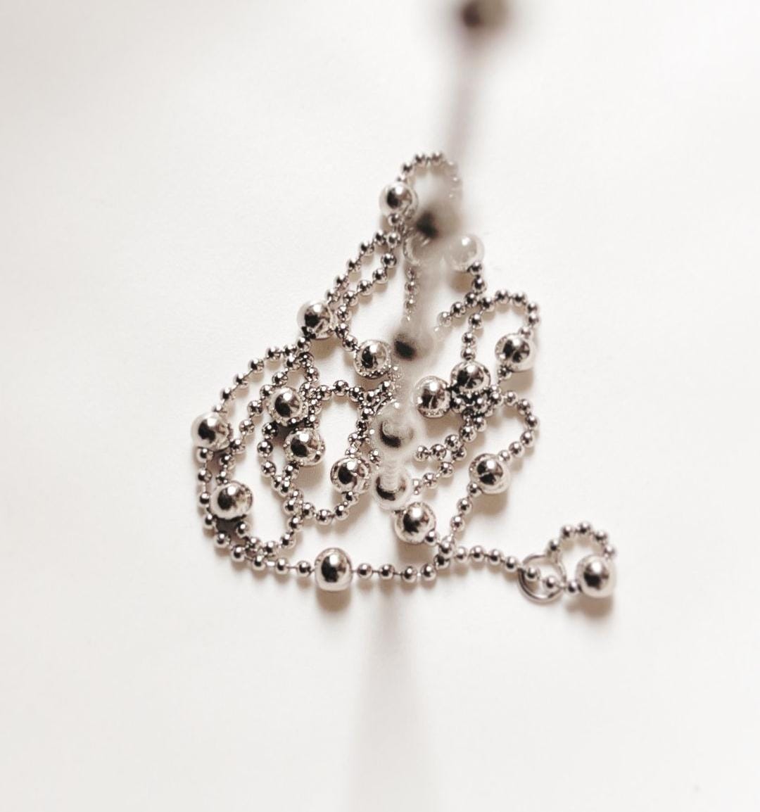 Satellite dots silver chain with delicate design