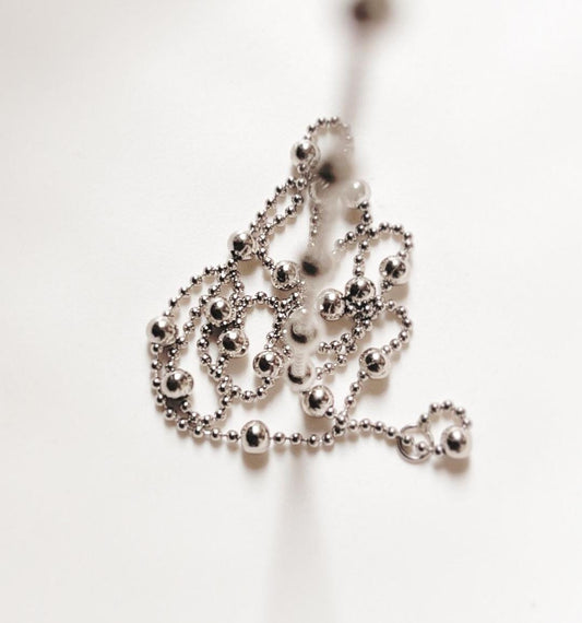 Satellite dots silver chain with delicate design
