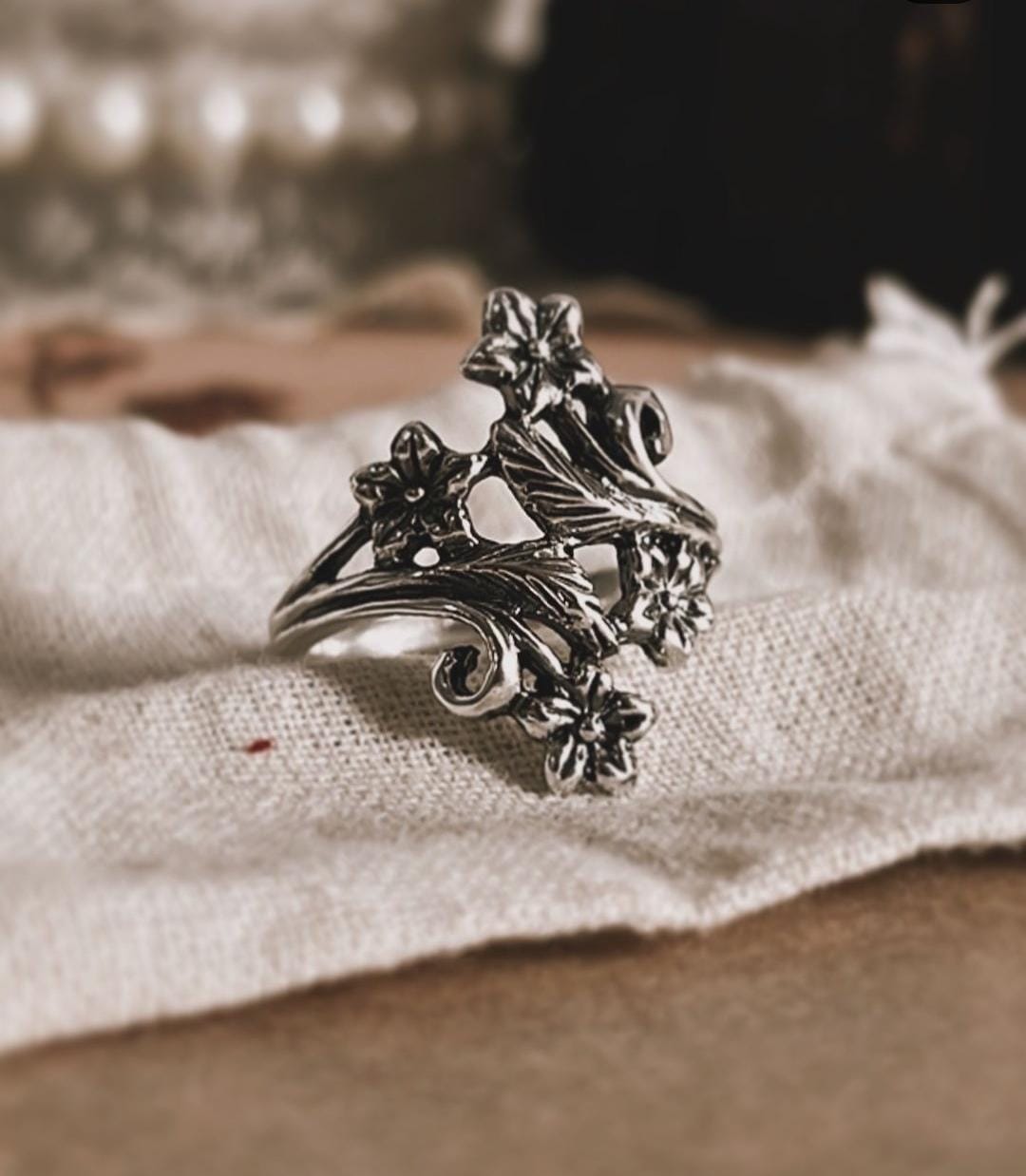 Handcrafted forest vintage 925 silver ring with delicate engraving