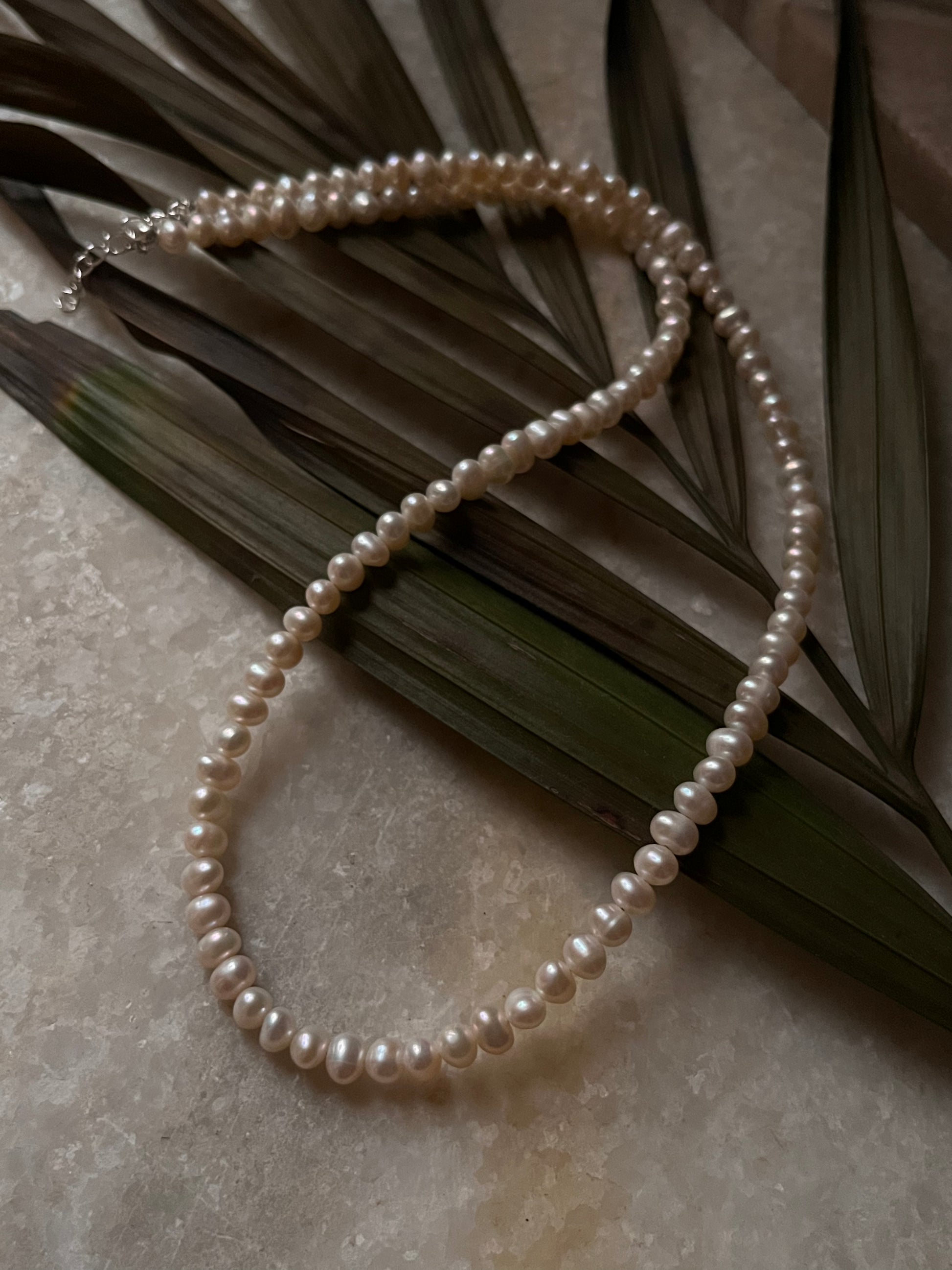 Elegant baati design freshwater pearl necklace in 925 silver
