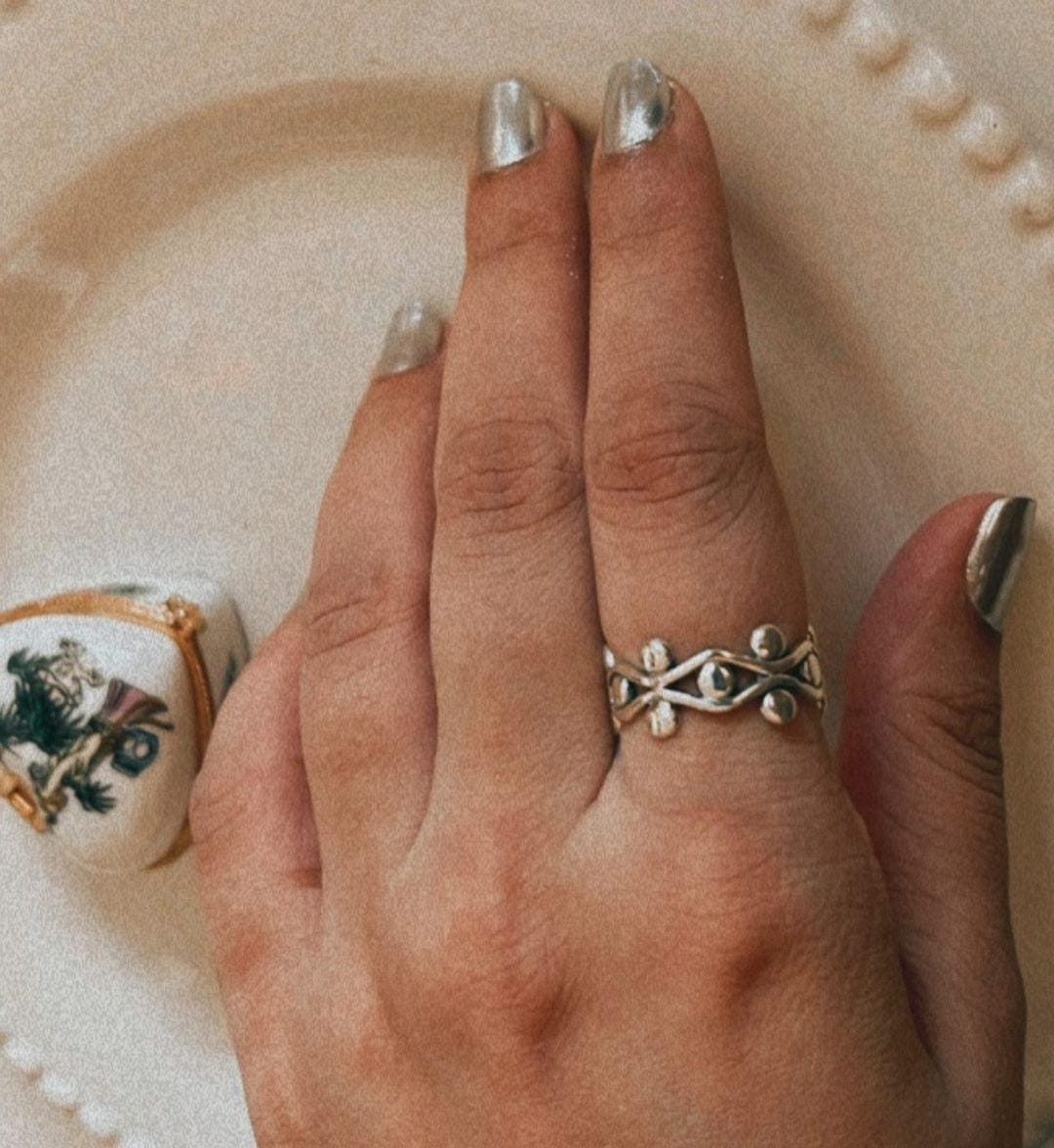 Chic Tribey silver ring with tribal patterns