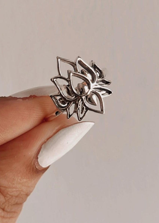Bold big lotus 925 Sterling Silver ring with intricate floral design.