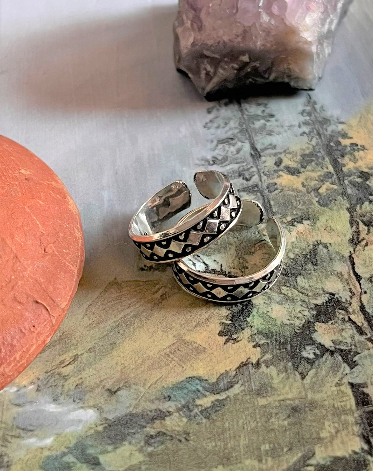 Stylish silver toe ring with tribal dot detail