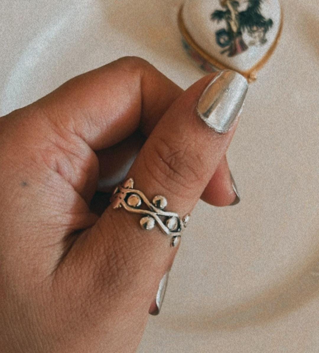 Tribal design silver ring for a bold look