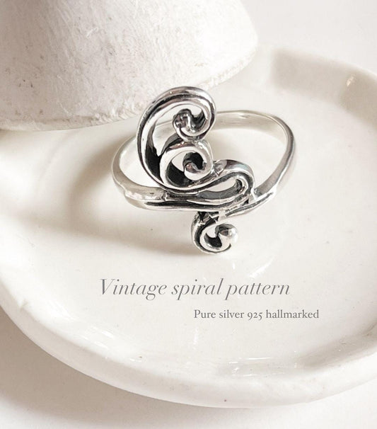 Spiral vintage design silver ring