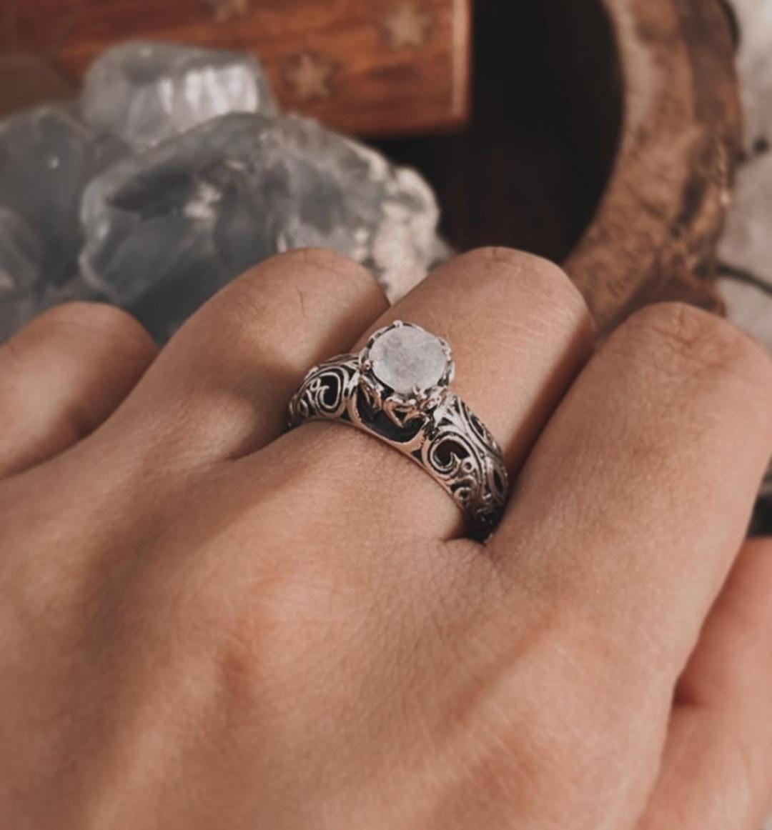 Vintage-inspired solitaire moonstone ring in silver