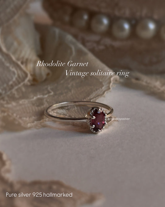 Rhodolite Garnet Vintage Solitaire Ring in 925 Silver