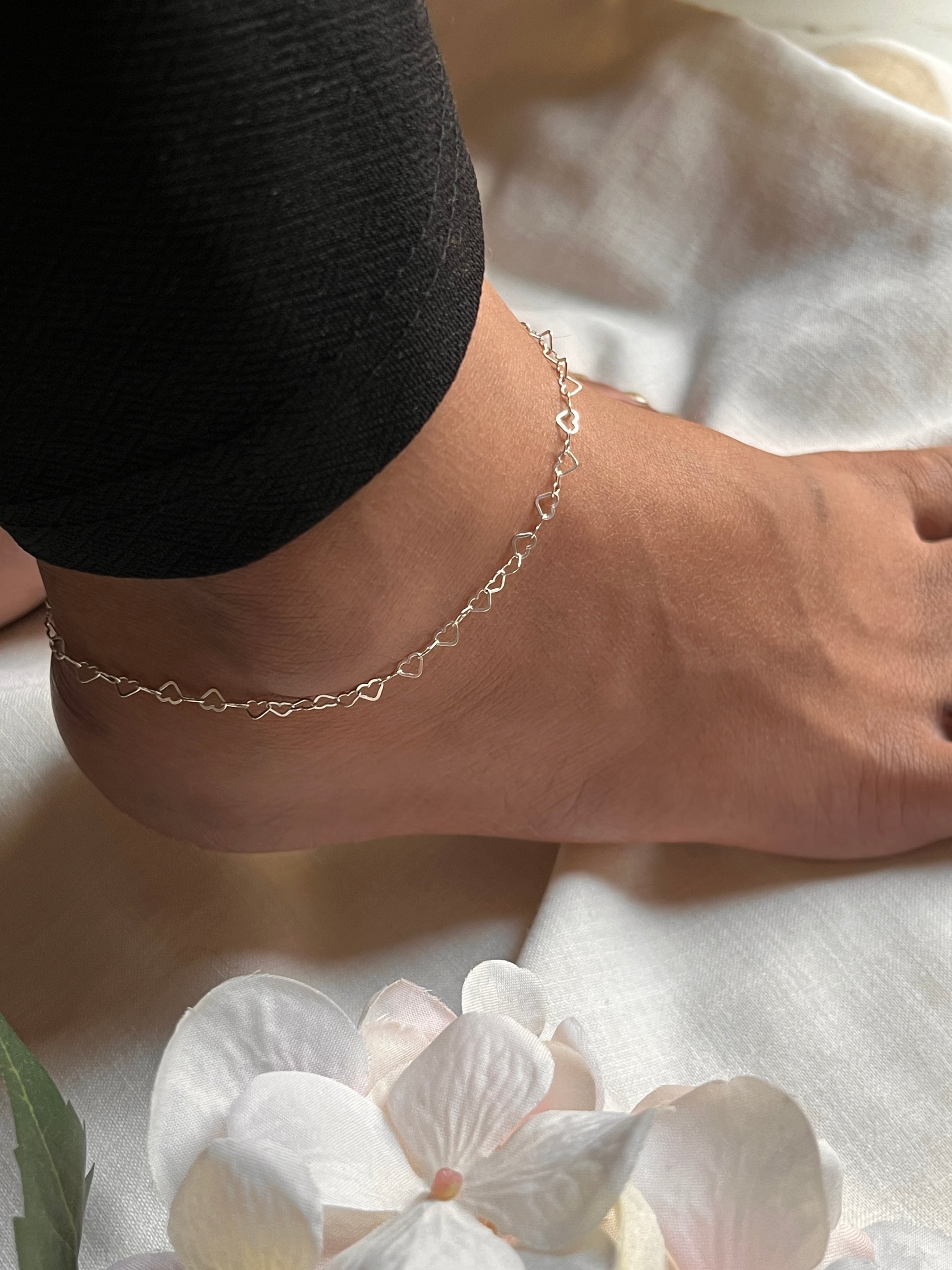 Charming hearts linked anklet in sterling silver