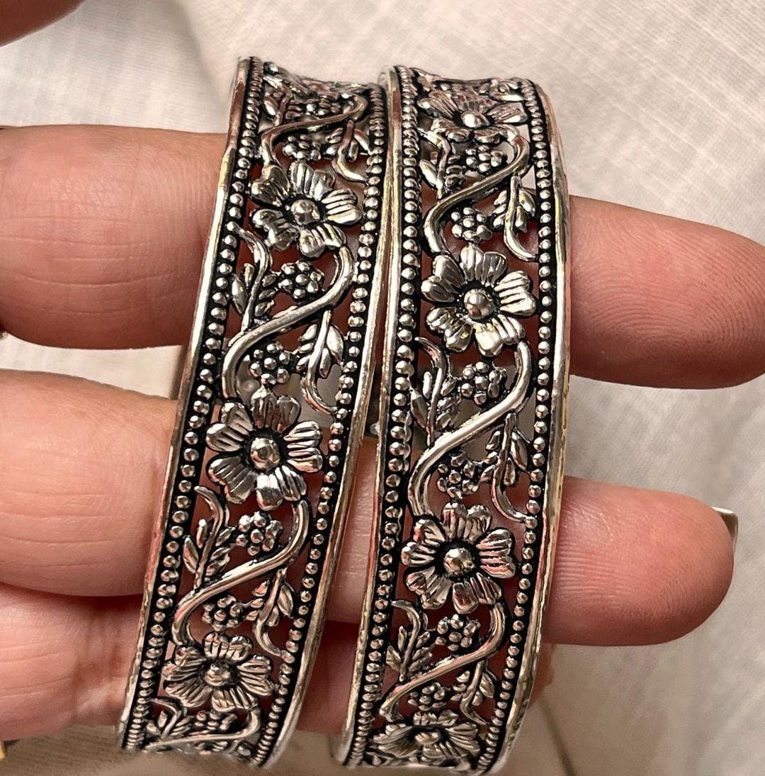 Antique Silver Bangles with Phoolwari Jaali Design