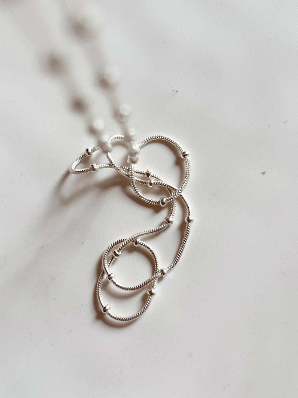 Stylish snake dot silver chain for everyday wear