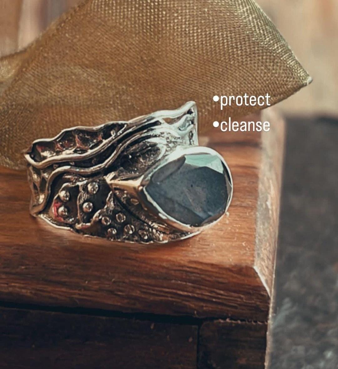 Labradorite Pear Rustic Silver Ring with Unique Design