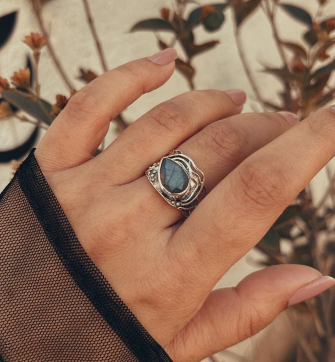 Boho-Inspired Rustic Silver Ring with Pear-Shaped Labradorite