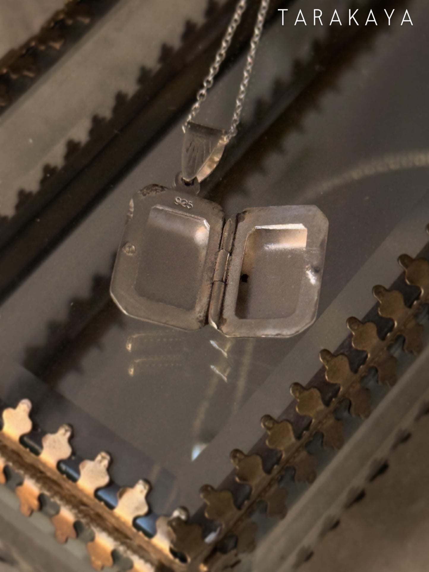 925 Sterling Silver Classic Rectangular Vintage Motifs Engraved Photo Pendant
