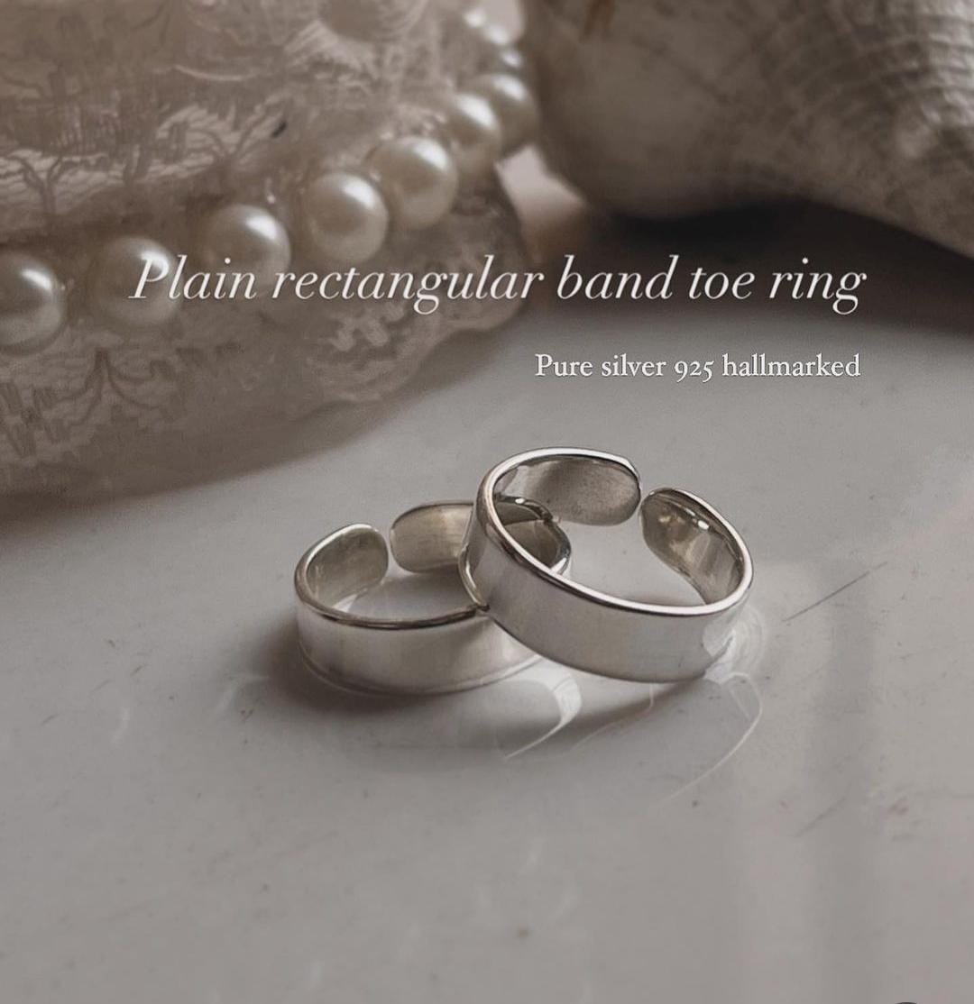 Minimalist Plain Rectangular Toe Ring in Pure Silver