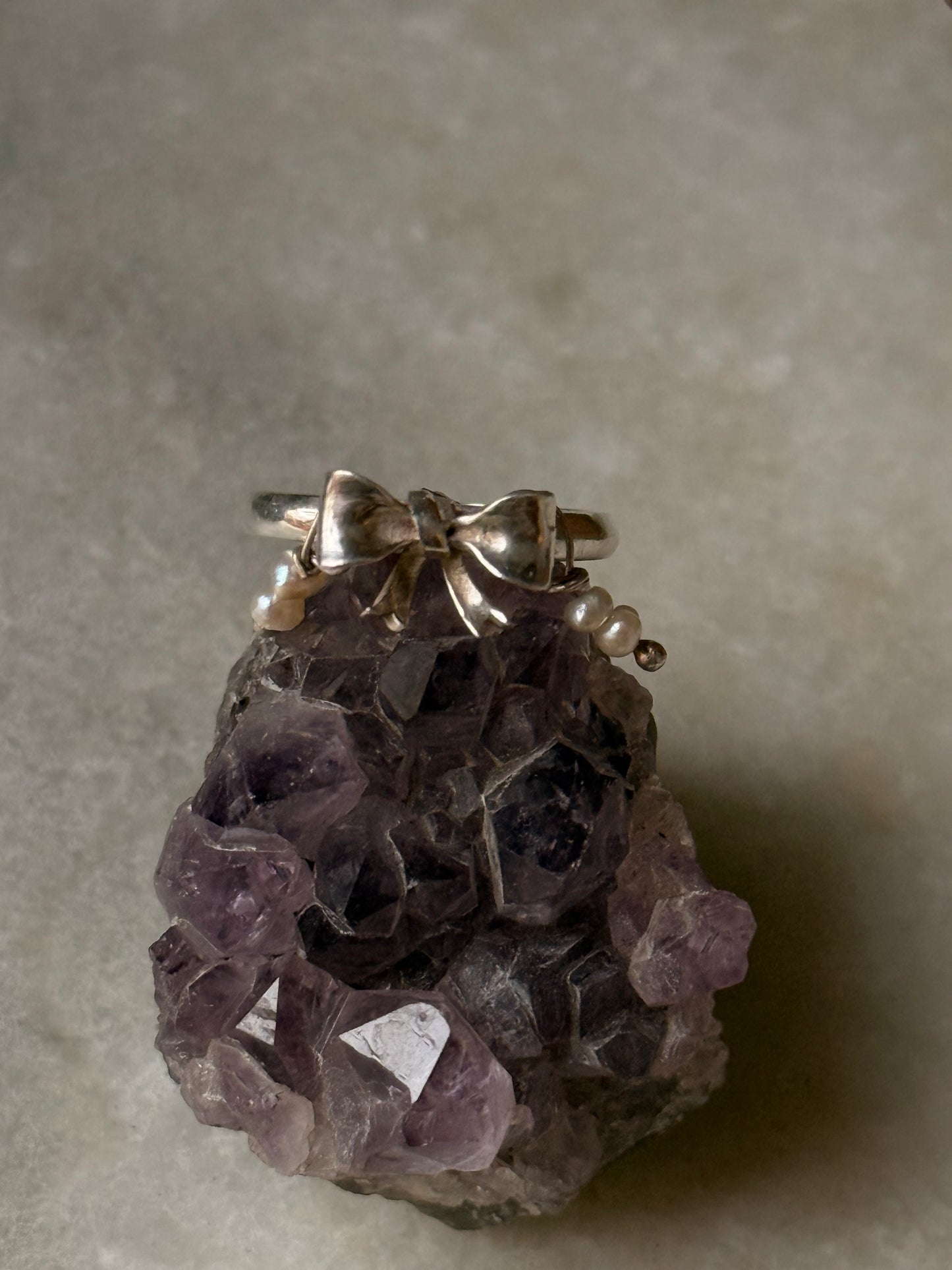 925 Sterling Silver 3D Pretty Boho Bow, 2 Shiny Pearls Ring