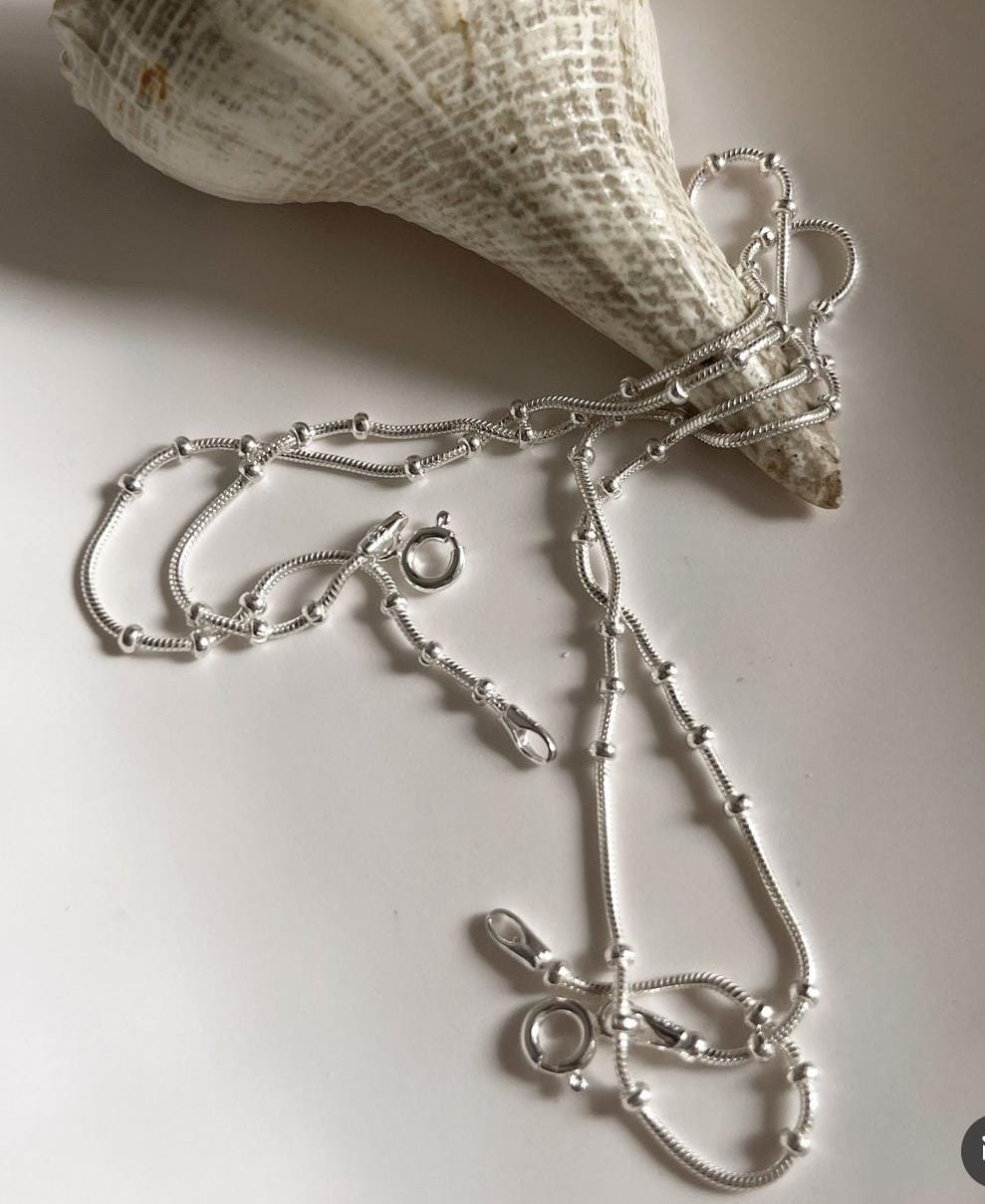 Pure silver 925 anklet with unique Chelsi snake dot pattern