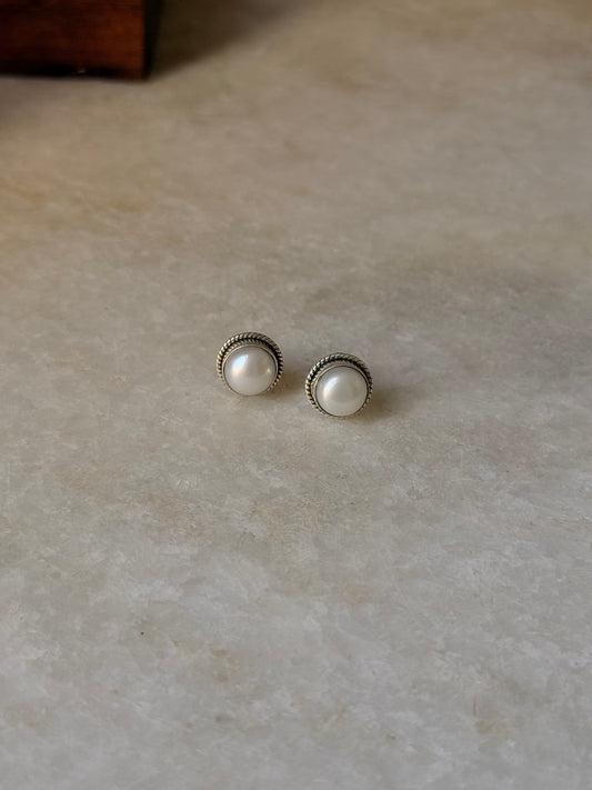 925 Sterling Silver Classic Fresh Water Pearl Round Studs Earrings