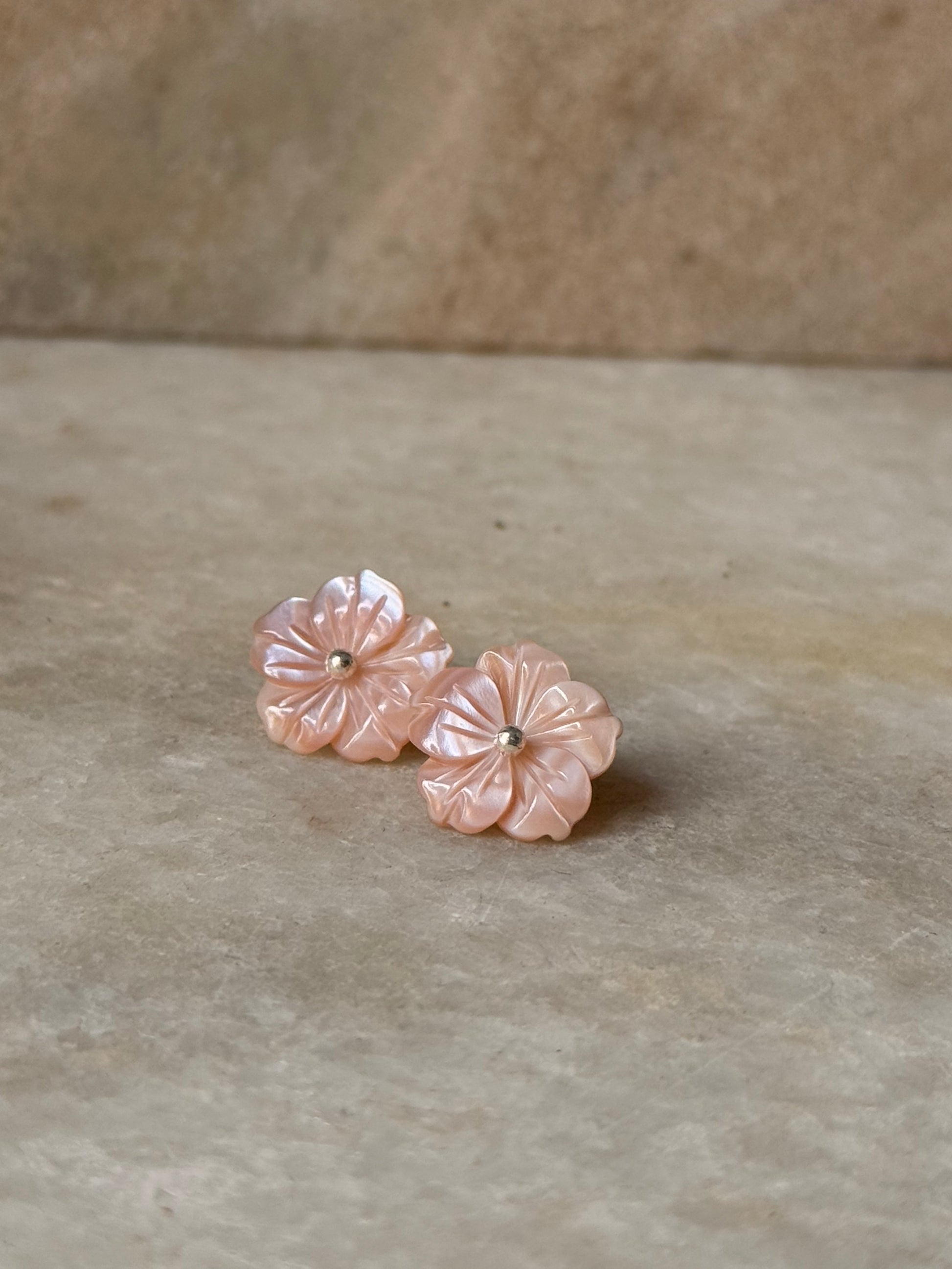 925 Sterling Silver Pink Mother Of Pearl Flowers Carved Studs
