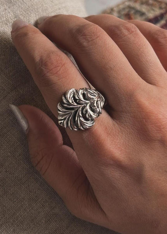 Chunky vintage motif band 925 Sterling Silver ring with intricate detailing