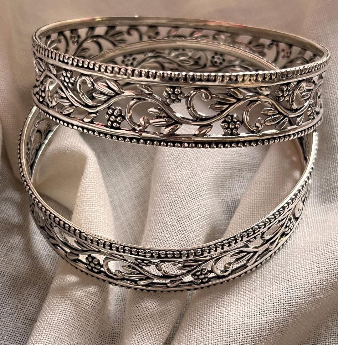 Phool Jaali Pattern Antique Silver Bangle Set