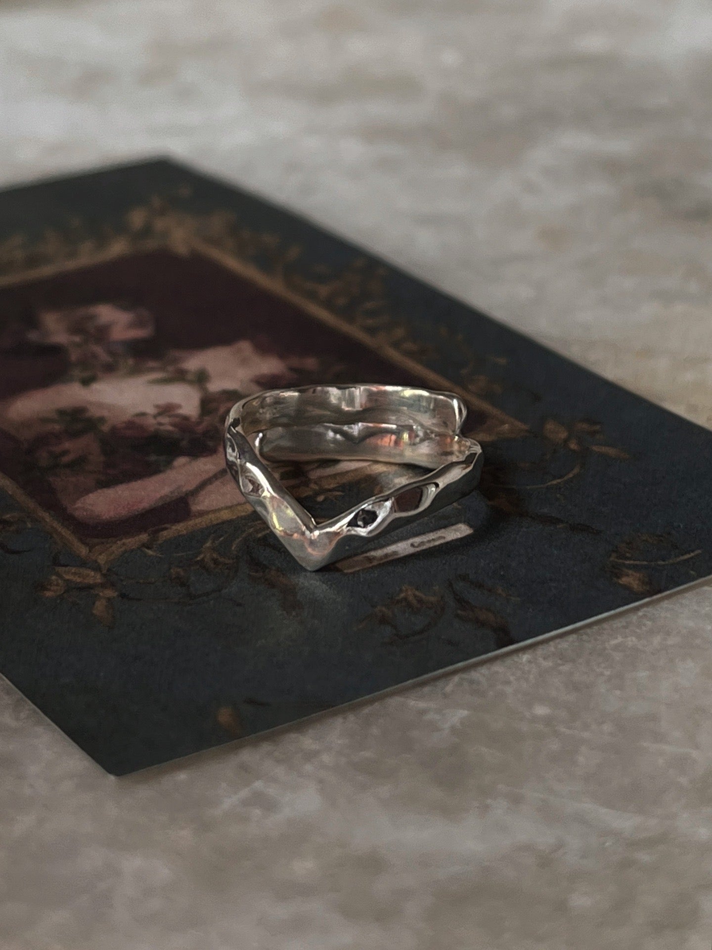 V Hammered Mid / Little Finger Adjustable 925 Sterling Silver Ring