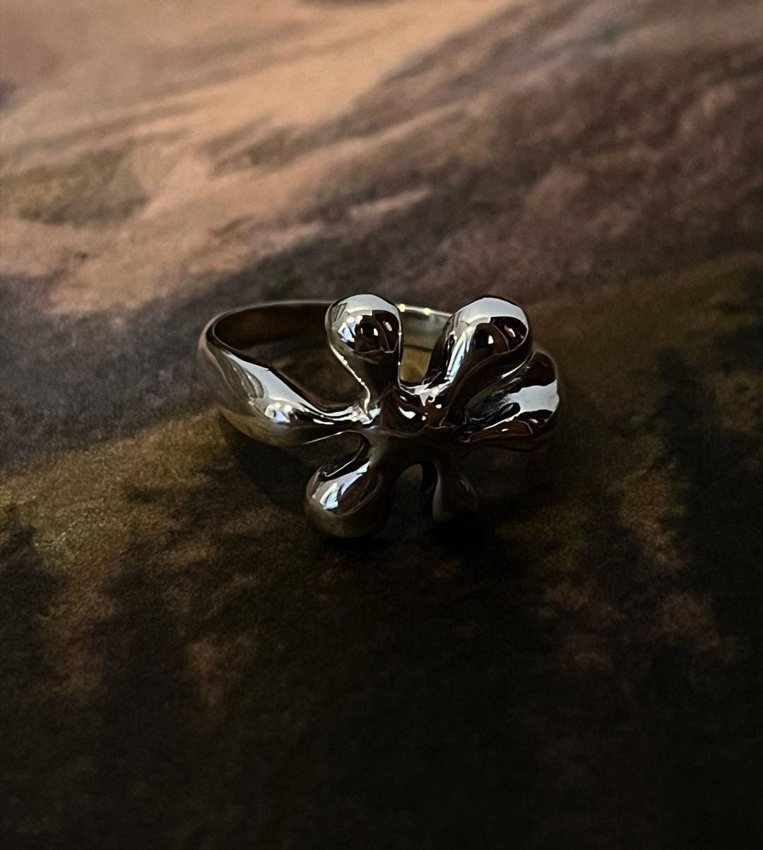 Molten Drip Silver Ring for a Stylish, Creative Touch