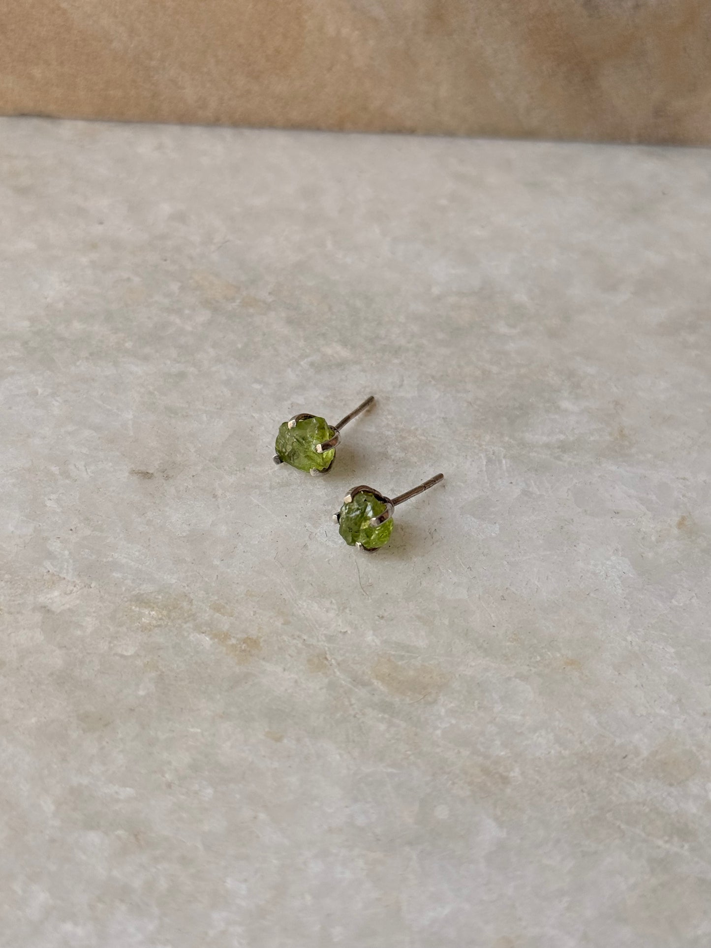 925 Sterling Silver Peridot Raw Uncut Prong Setting Studs Earrings