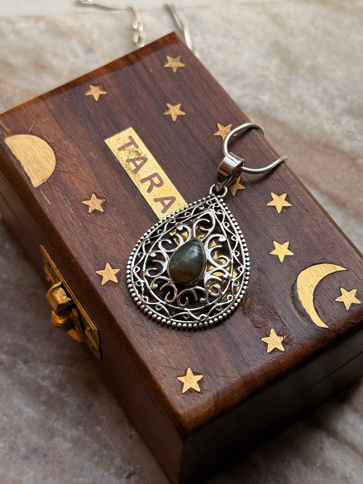 925 Sterling Silver Labradorite Filigree Work Handcrafted Pendant